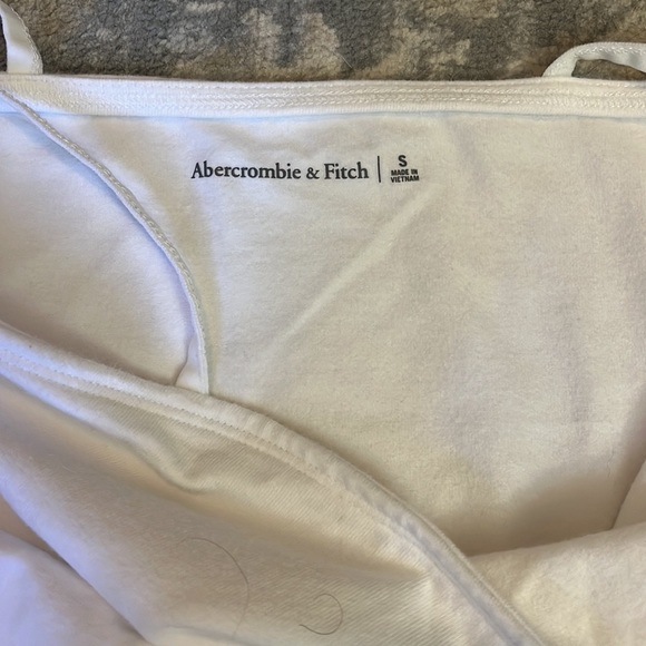 Abercrombie & Fitch size small crop top - Picture 3 of 3